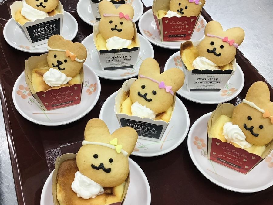 キャラクターをかたどったデザート